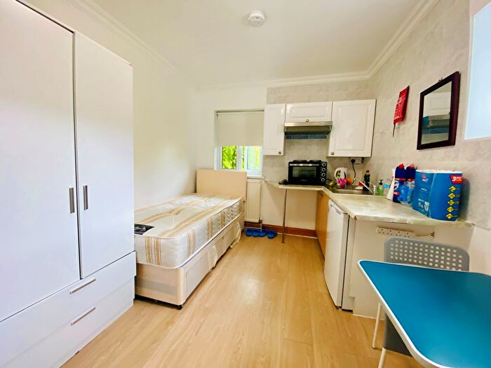 Studio To Rent In Rectory Road, London, N16