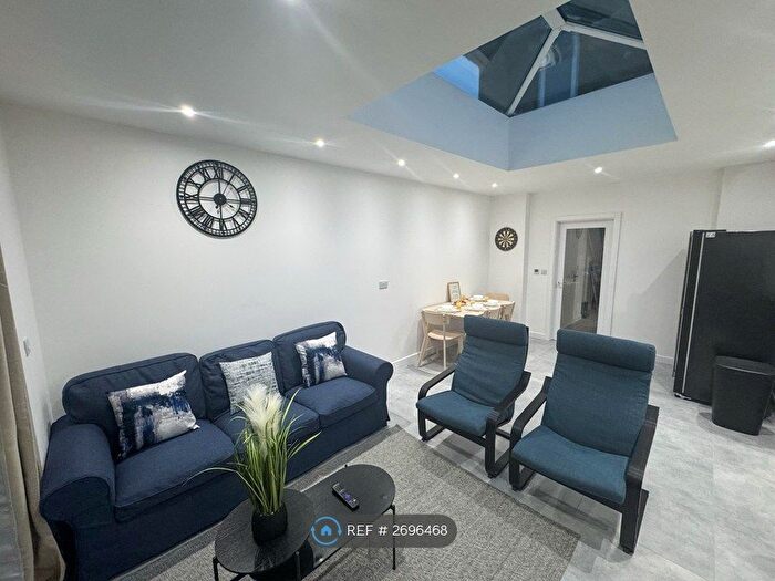 5 Bedroom Detached House To Rent In Harrowden Road, Bedford, MK42