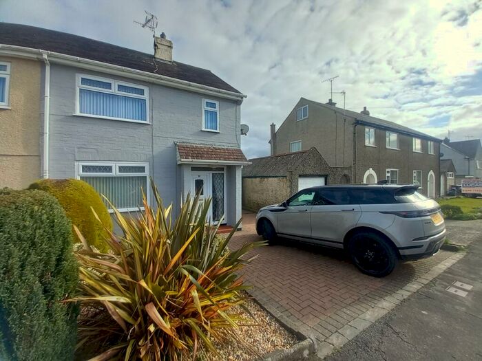 2 Bedroom House To Rent In Lon Y Bryn, Menai Bridge, LL59