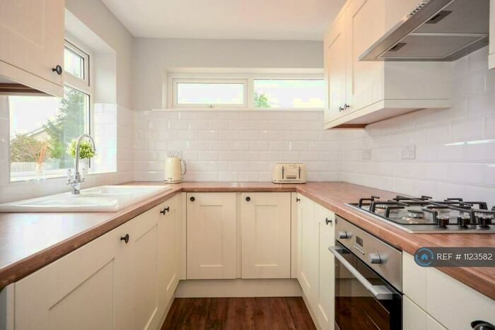 2 Bedroom Bungalow To Rent In Riber Close, Inkersall, Chesterfield, S43