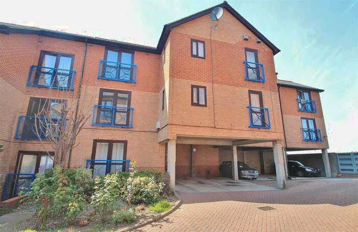 Studio To Rent In Crawley Court, Gravesend, Kent, DA11