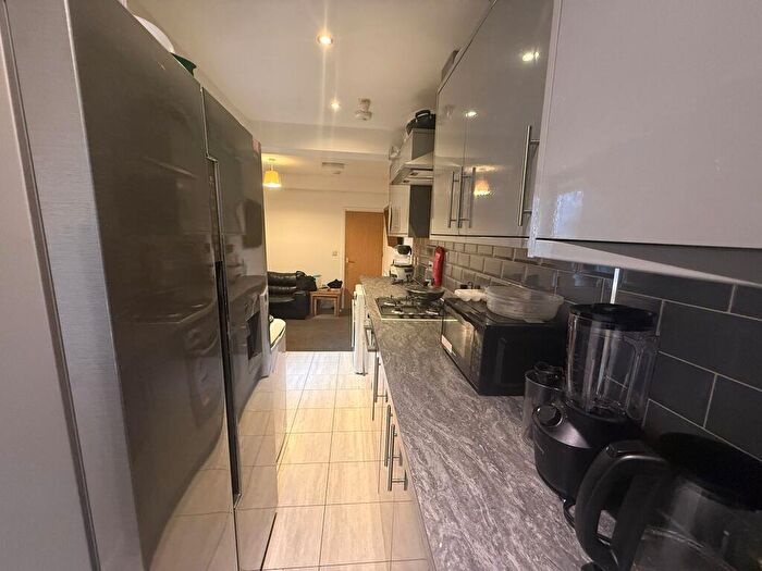 1 Bedroom Terraced House To Rent In Room -, DE1