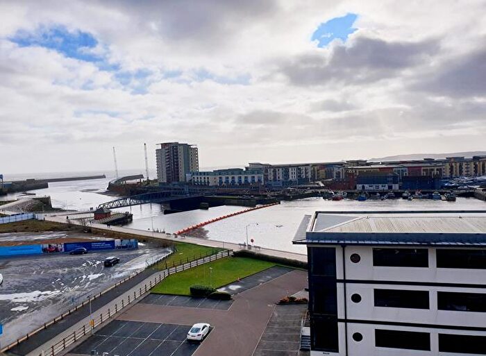 2 Bedroom Apartment To Rent In Kings Road, Swansea, SA1