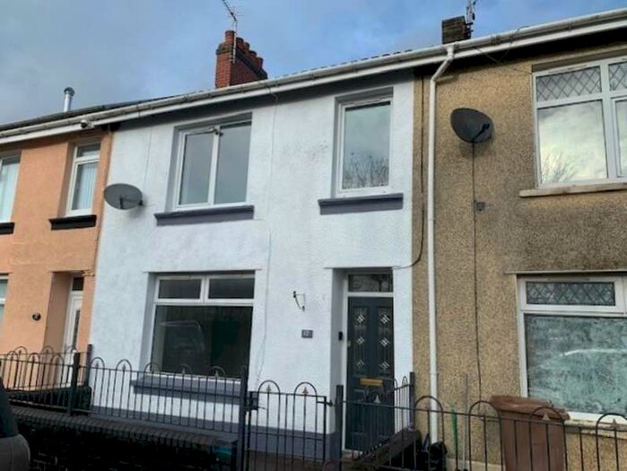 3 Bedroom Semi-Detached House To Rent In Oxford Street, Hengoed, Caerphilly, CF82