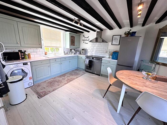 2 Bedroom Character Property To Rent In Howell Hill Close, Mentmore, Leighton Buzzard, LU7