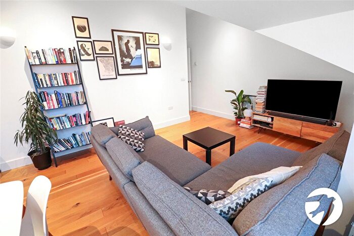 2 Bedroom Flat For Sale In Cheshunt Road, Belvedere, Kent, DA17