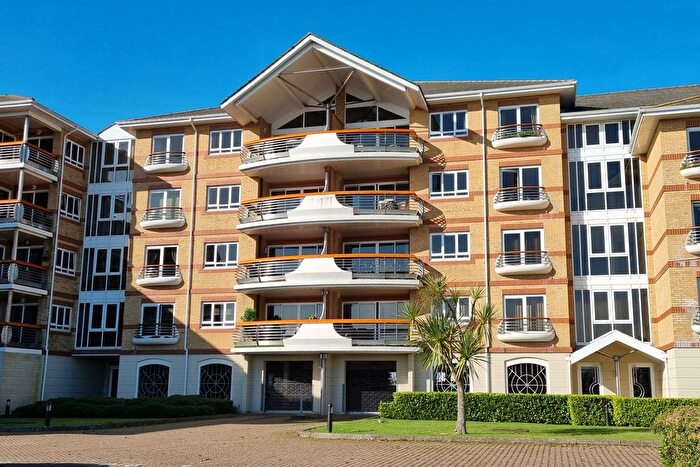 2 Bedroom Flat To Rent In Lock Approach, Port Solent, Portsmouth, PO6