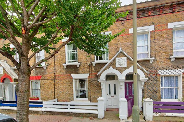 3 Bedroom Terraced House To Rent In Tyneham Road, SW11