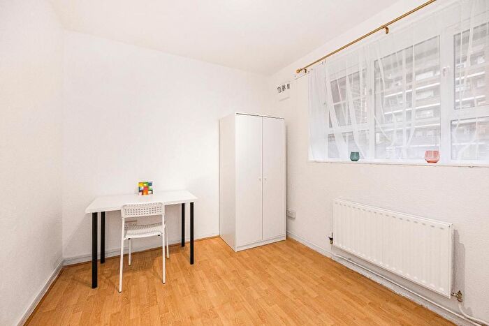 1 Bedroom Flat To Rent In Shadwell Gardens, London, E1