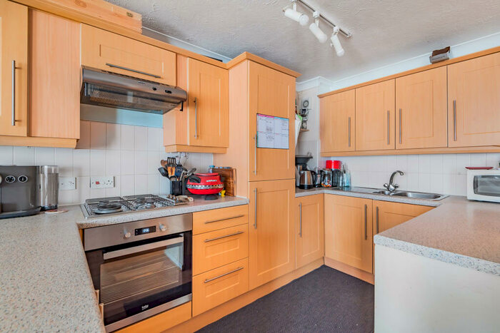 2 Bedroom Apartment To Rent In Turrett House, Headington, OX3