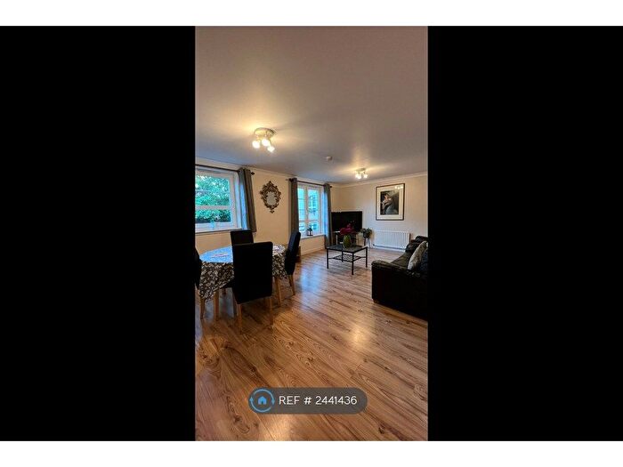 2 Bedroom Flat To Rent In Powderhall Rigg, Edinburgh, EH7