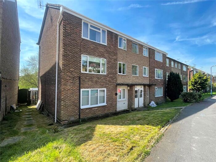 2 Bedroom Flat For Sale In Roseholme, Maidstone, Kent, ME16