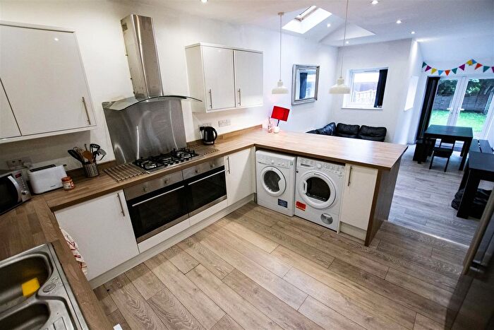 5 Bedroom Property To Rent In Heeley Road, Selly Oak, Birmingham, B29