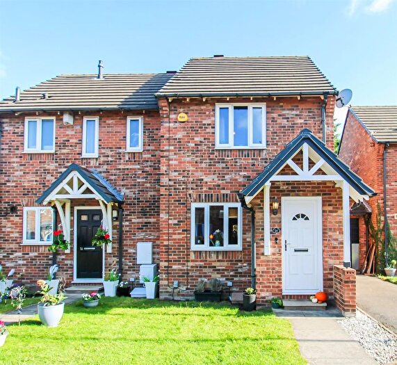 2 Bedroom Semi Detached House For Sale In Phoenix Court, Wakefield, WF2