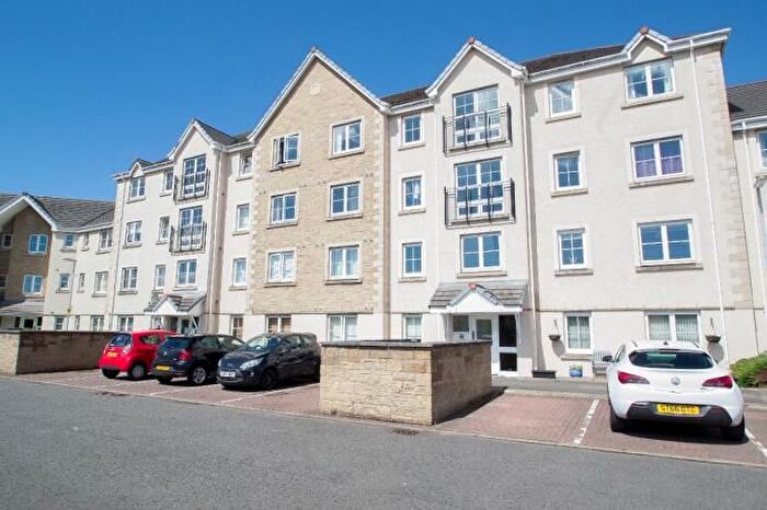 2 Bedroom Flat To Rent In Bruce Gardens, Dunfermline, KY11