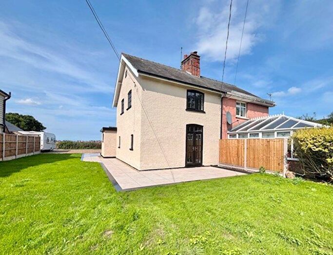 3 Bedroom Cottage For Sale In Hobland Road, Bradwell, NR31