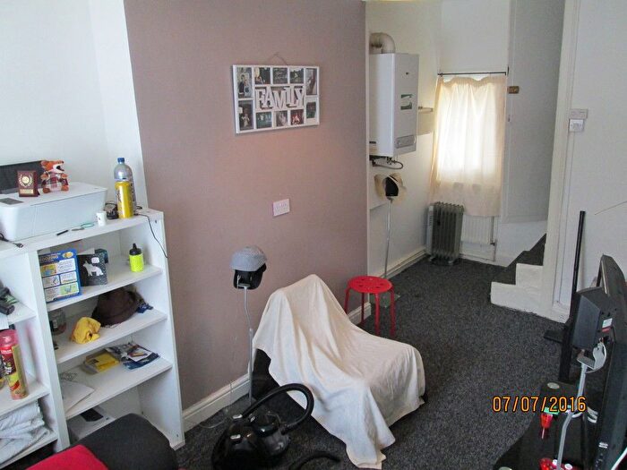 1 Bedroom End Of Terrace House To Rent In Wakefield Road, Waterloo, Huddersfield, HD5