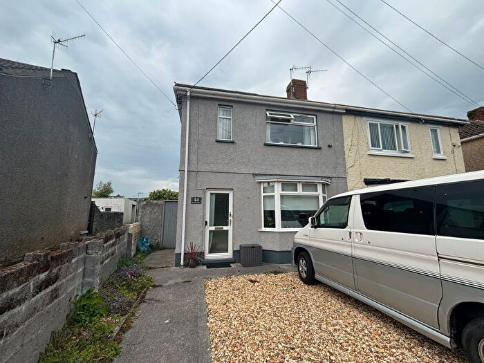 2 Bedroom Property To Rent In Burrows Terrace, Porth Tywyn, SA16