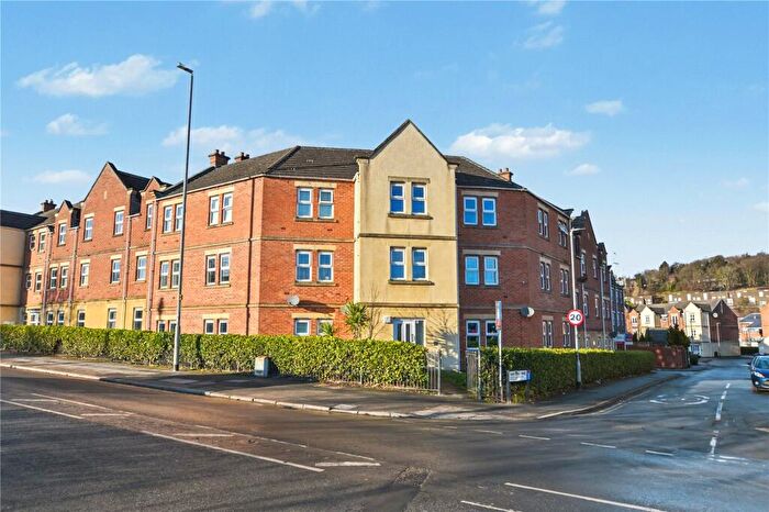 2 Bedroom Apartment For Sale In Whitehall Road, Leeds, West Yorkshire, LS12