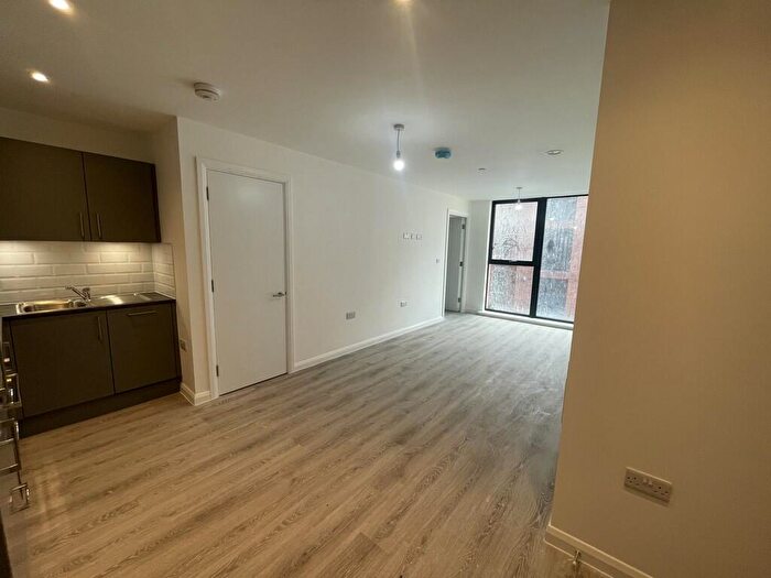 2 Bedroom Apartment To Rent In Parkview, Darwin Street, B12