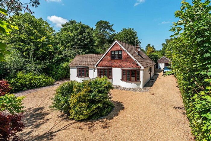 4 Bedroom Chalet For Sale In Broad Lane, Newdigate, RH5