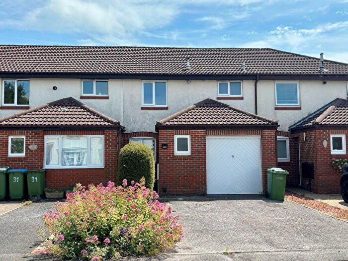 3 Bedroom Terraced House To Rent In Warsash, SO31