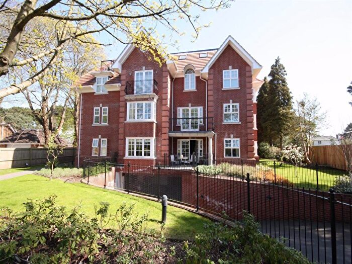 2 Bedroom House To Rent In Haven Road, Poole, BH13