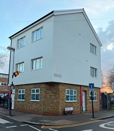 3 Bedroom Maisonette To Rent In Walthamstow, E17