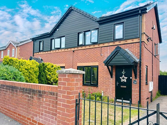 3 Bedroom Semi-Detached House For Sale In North Royds Wood, Barnsley, Nw, Barnsley, S71