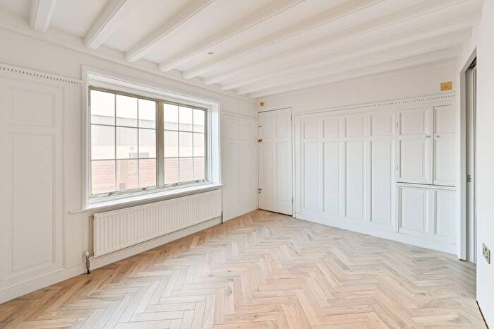 2 Bedroom Flat To Rent In Lewin Road, Streatham, London, SW16