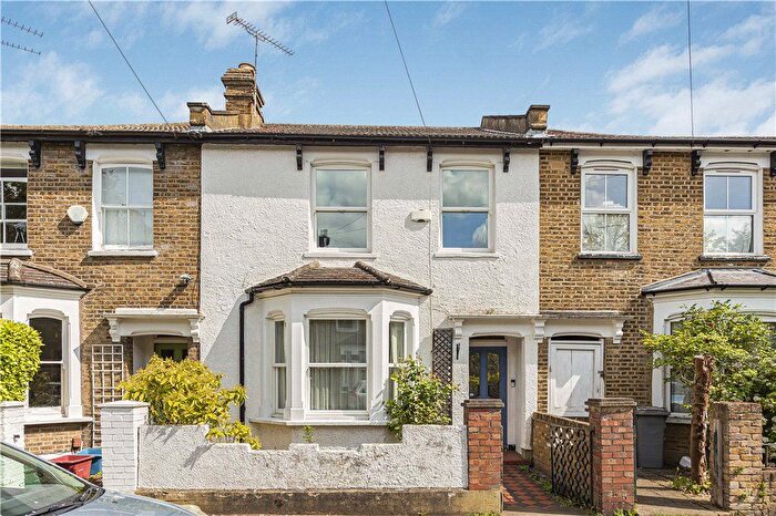 3 Bedroom Terraced House For Sale In Parkside Road, Hounslow, TW3