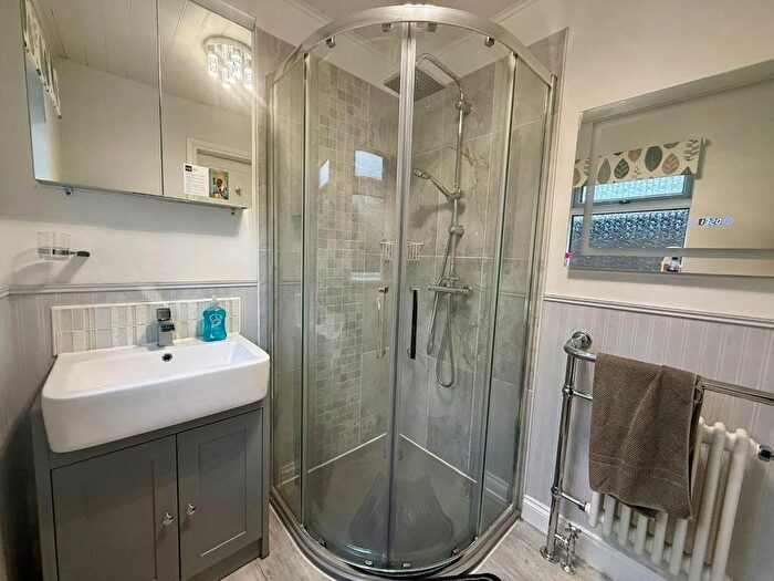 2 Bedroom Property To Rent In Healey Street, Batley, WF17