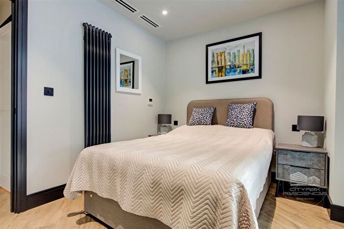 2 Bedroom Flat To Rent In Crossharbour Plaza, London, E14