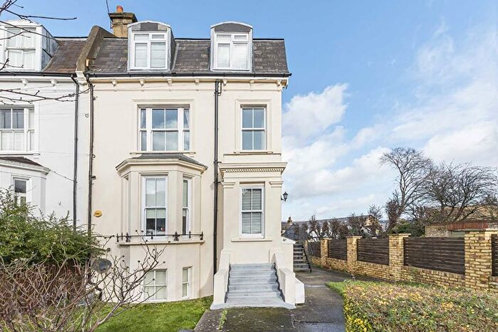 1 Bedroom Flat To Rent In Drewstead Road, London, SW16