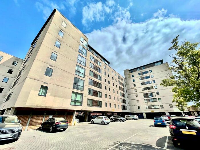 1 Bedroom Apartment To Rent In Falcon Drive, Cardiff, CF10