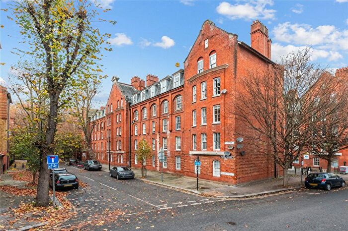3 Bedroom Flat For Sale In Palissy Street, London, E2