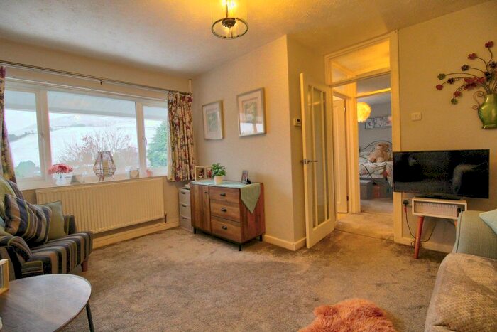 2 Bedroom Flat For Sale In The Garth, Abertridwr, Caerphilly, CF83