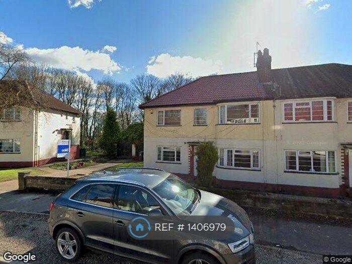 2 Bedroom Flat To Rent In Sandringham Drive, Leeds, LS17