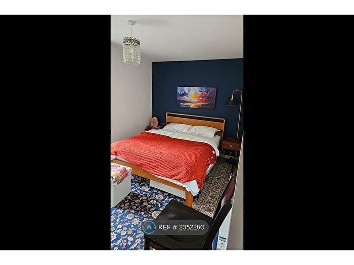 2 Bedroom Flat To Rent In Bohemia, Hemel Hempstead, HP2
