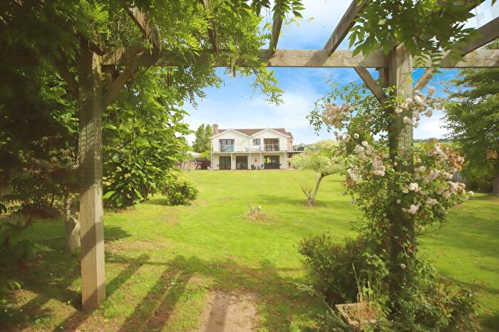 4 Bedroom Detached House For Sale In Goosenford Lodge, Taunton, TA2