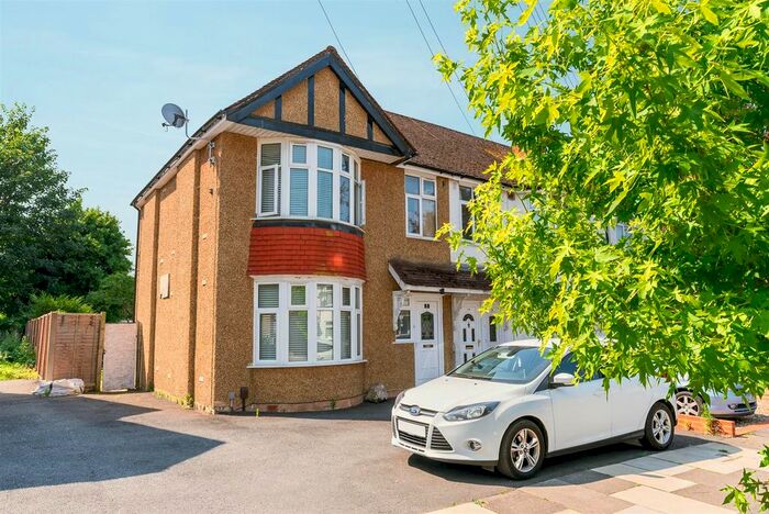 3 Bedroom Semi-Detached House To Rent In Drayton Gardens, West Drayton, UB7