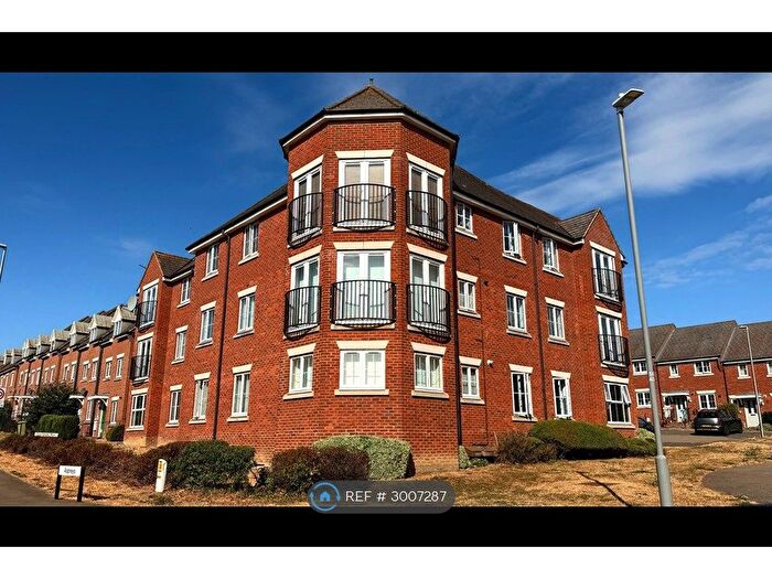 2 Bedroom Flat To Rent In Slatepits Croft, Olney, MK46