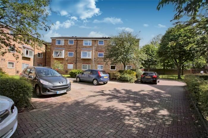 2 Bedroom Flat To Rent In Aylsham Drive, Uxbridge, UB10