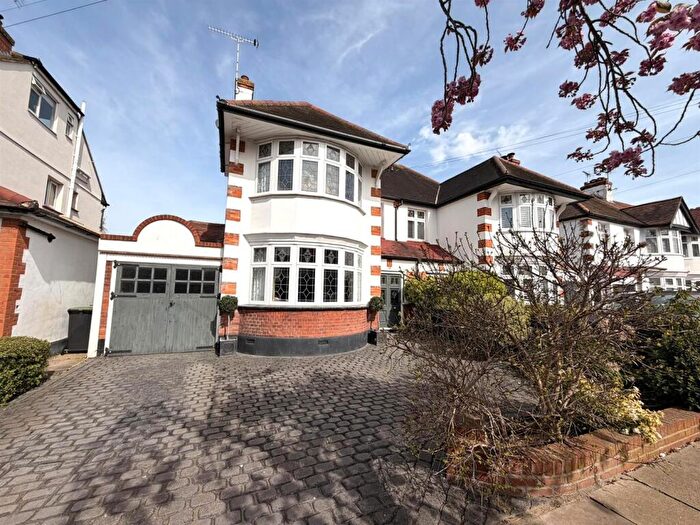 4 Bedroom Semi Detached House For Sale In Dale Road, Leigh-On-Sea, SS9