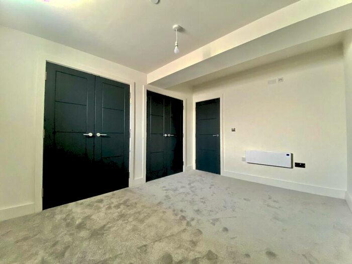 2 Bedroom Apartment To Rent In High Street, Pontypridd, CF37