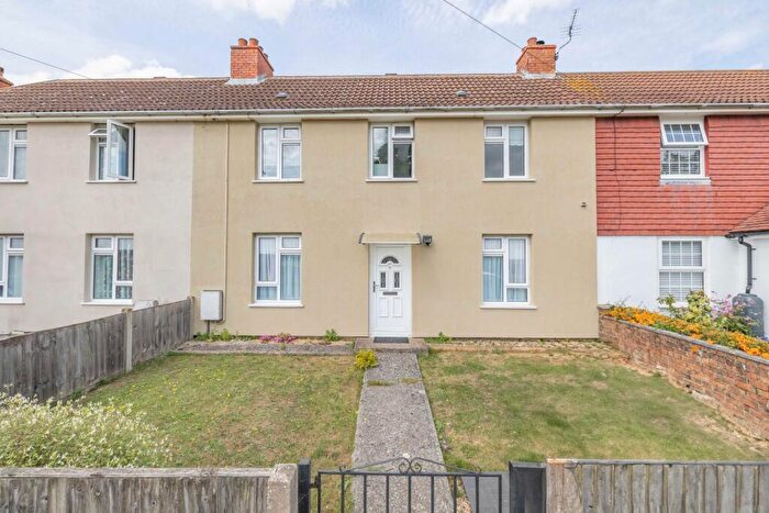 3 Bedroom Terraced House For Sale In Spinney Lane, Aylesham, Canterbury, Kent, CT3