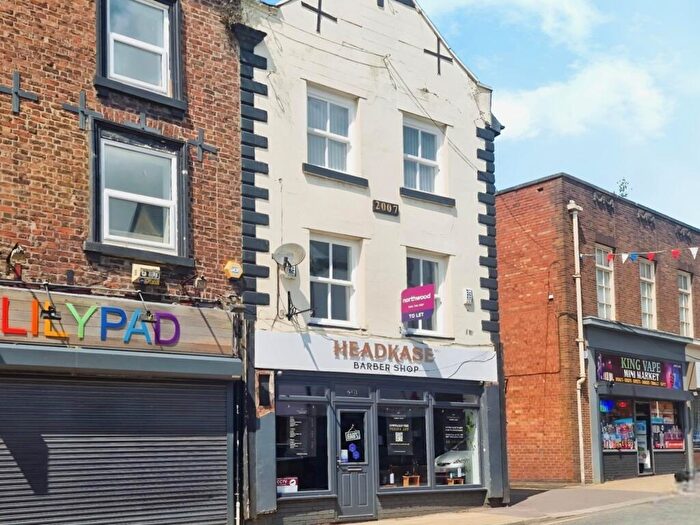 2 Bedroom Flat To Rent In High Street, Neston, Wirral, CH64