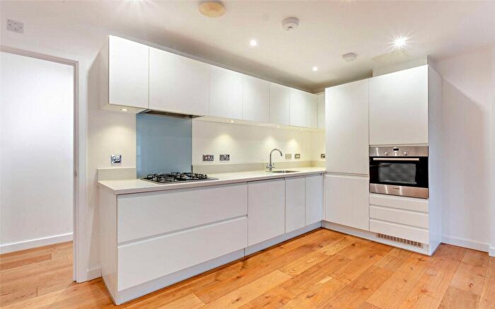 2 Bedroom Apartment To Rent In Glenalmond Avenue, Cambridge, Cambridgeshire, CB2