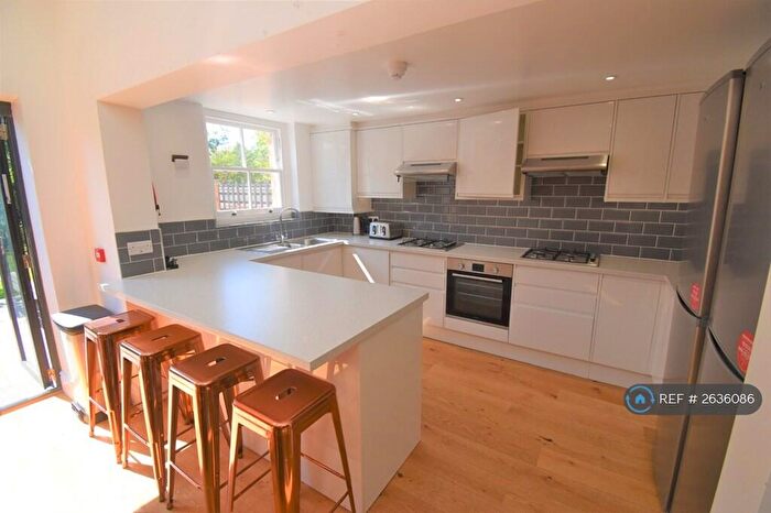 6 Bedroom Terraced House To Rent In Donnington Road, Reading, RG1