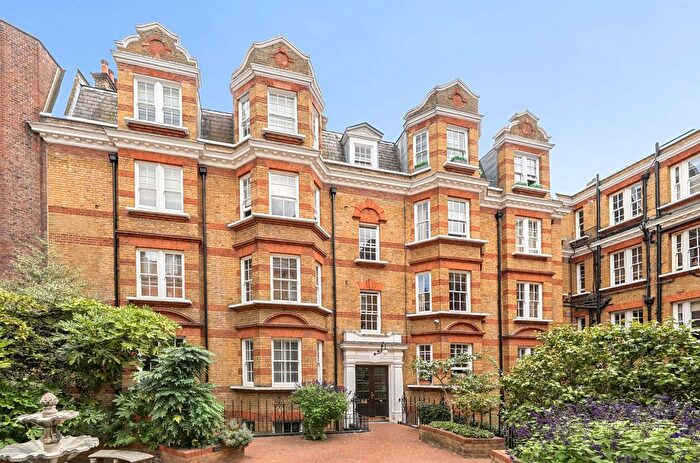 3 Bedroom Flat For Sale In Kensington Church Street, Kensington, W8